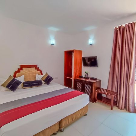 Hotel Elephant Park - New Deal! Half Off Airport Pickups Available Pinnawala  Esterno foto