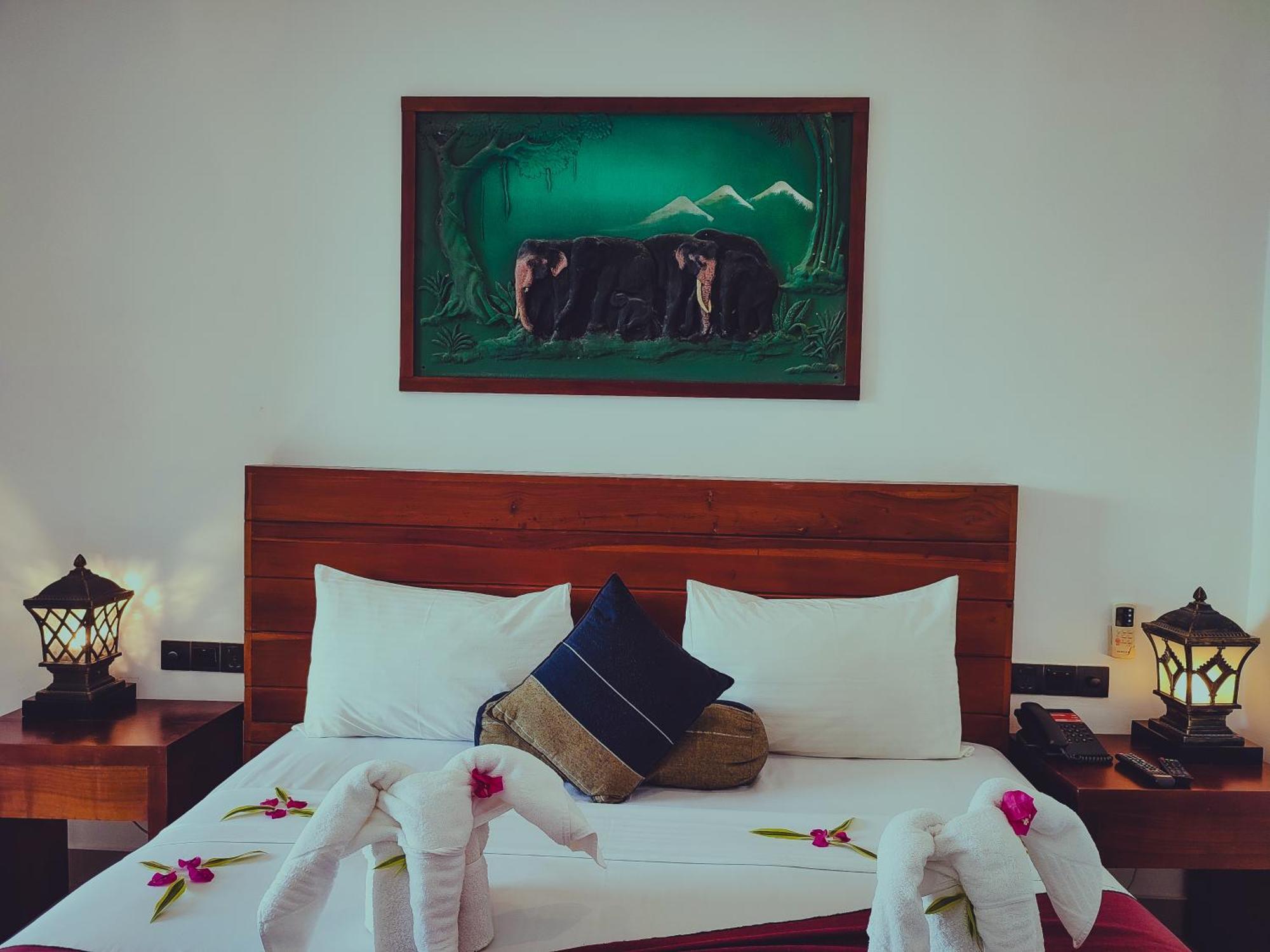 Hotel Elephant Park - New Deal! Half Off Airport Pickups Available Pinnawala  Esterno foto