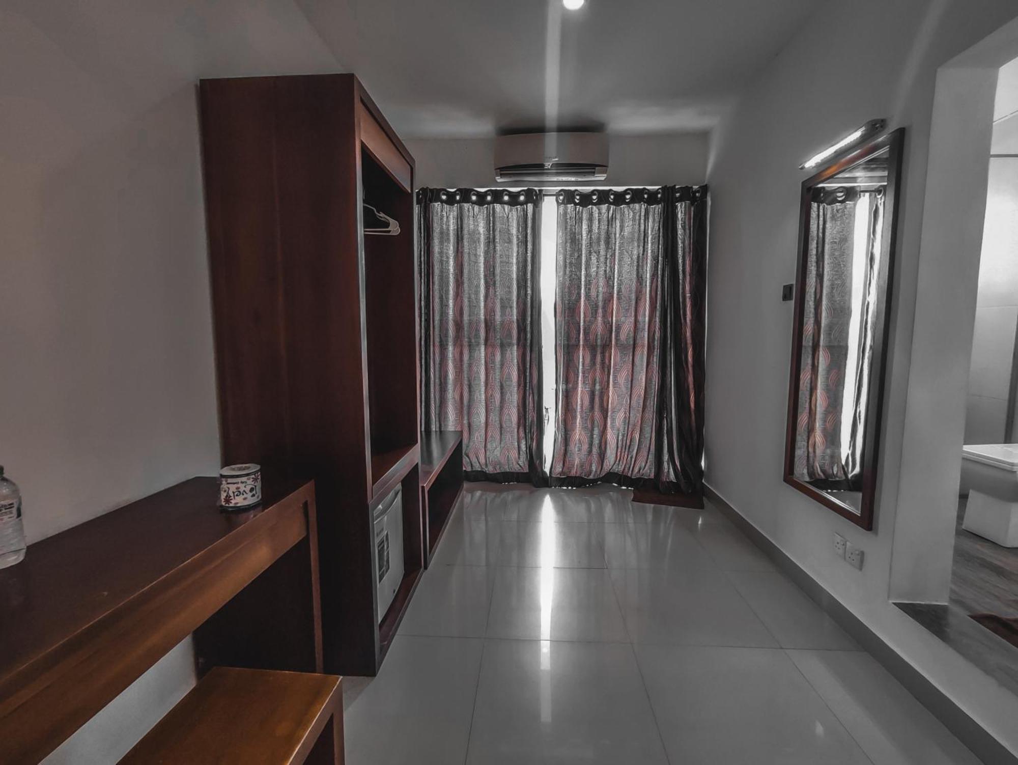 Hotel Elephant Park - New Deal! Half Off Airport Pickups Available Pinnawala  Esterno foto
