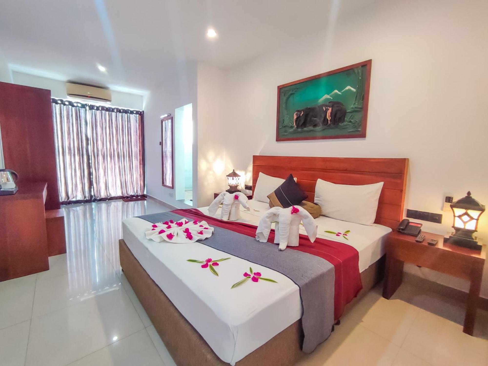 Hotel Elephant Park - New Deal! Half Off Airport Pickups Available Pinnawala  Esterno foto