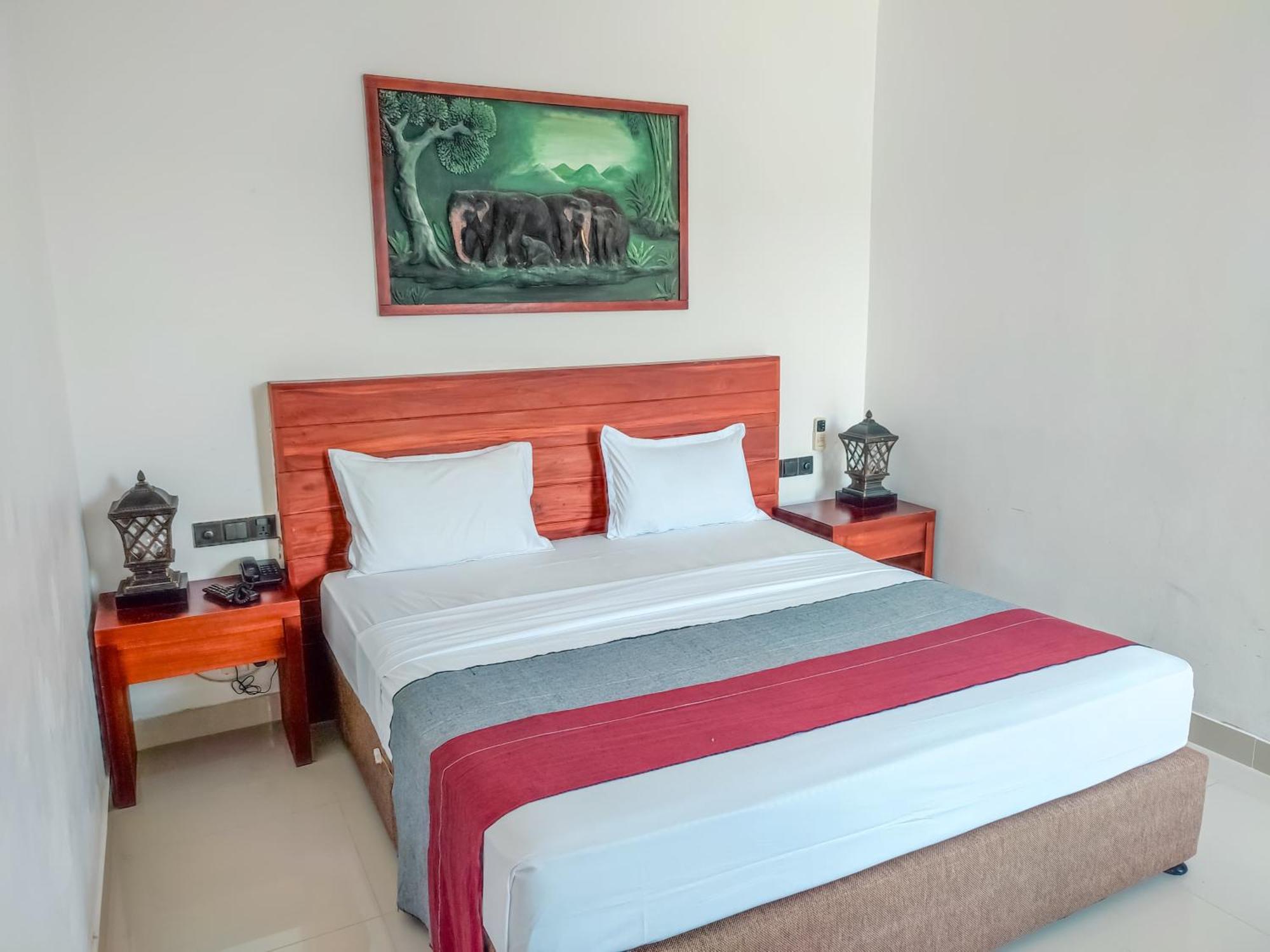 Hotel Elephant Park - New Deal! Half Off Airport Pickups Available Pinnawala  Esterno foto